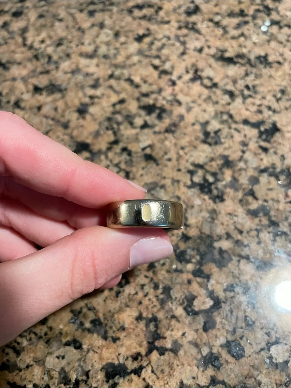 Oura Gold Horizon Smart Ring with Charging Dock